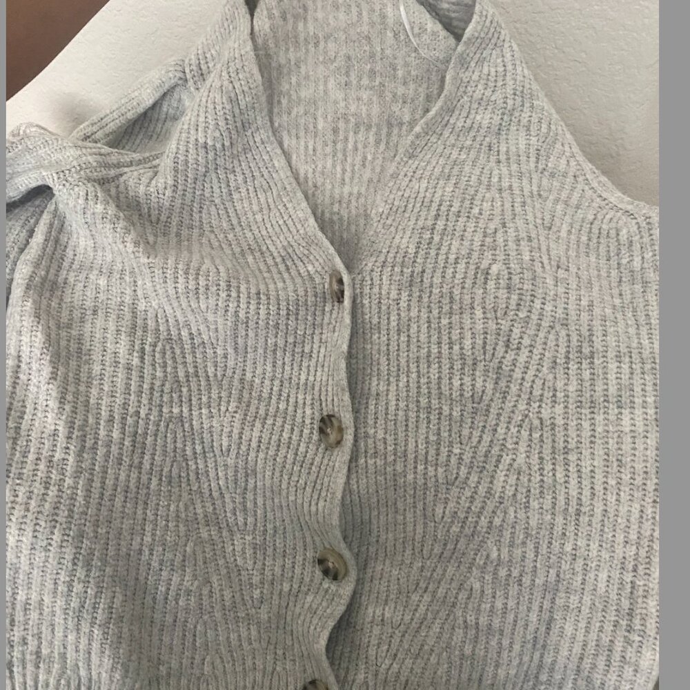 Vince Camuto grey cardigan button up